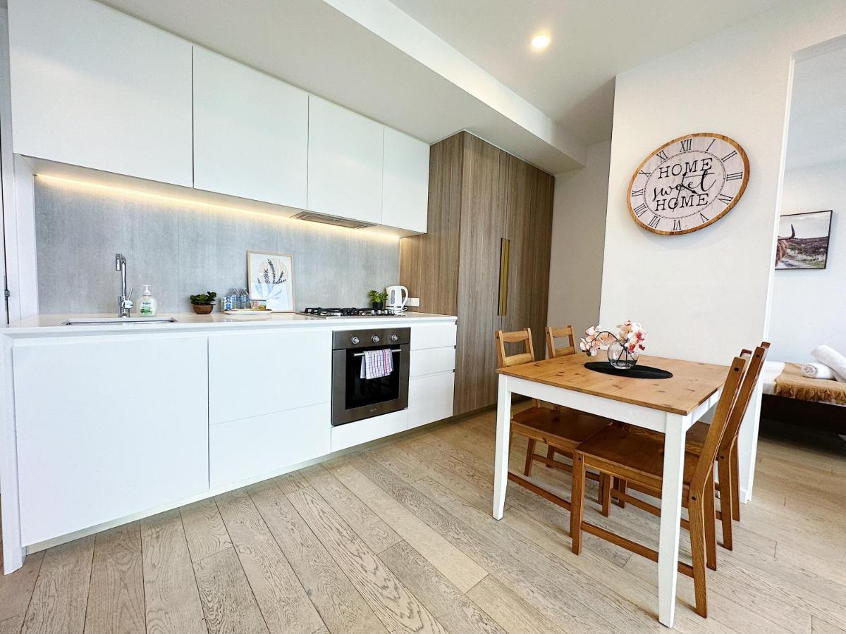 メルボルンBeautiful Skyview Cbd Highrise 3Beds With Carpark Availableアパートメント エクステリア 写真