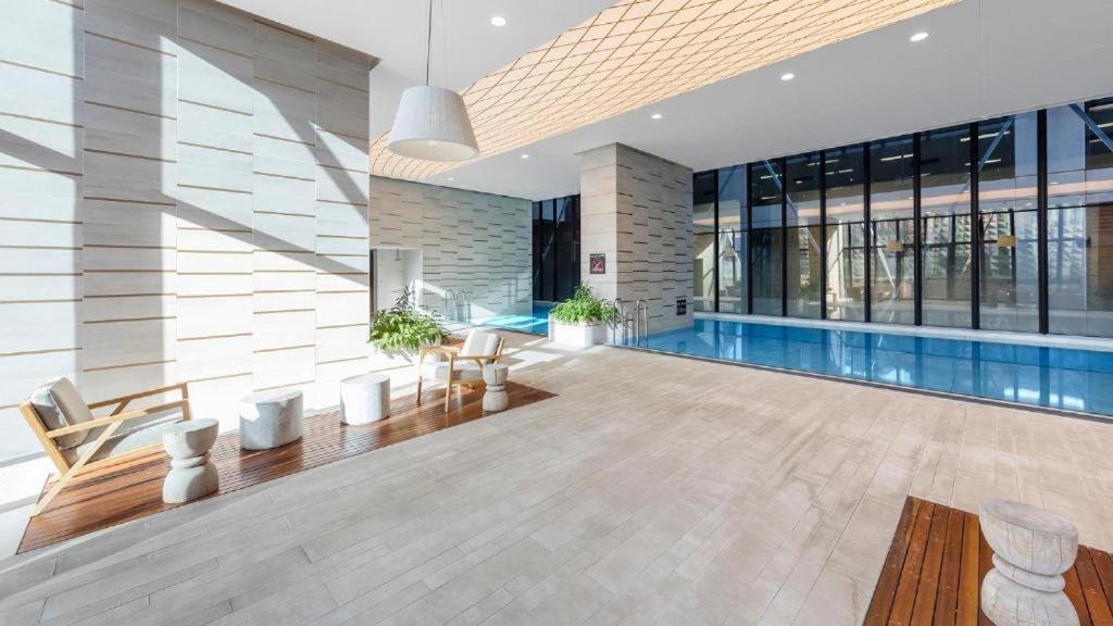 メルボルンBeautiful Skyview Cbd Highrise 3Beds With Carpark Availableアパートメント エクステリア 写真